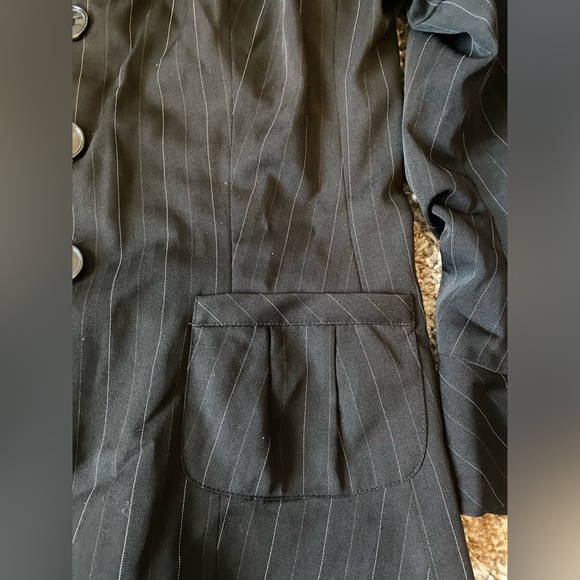 Bisou Bisou Black Pinstripe Blazer Size 16 - Picture 5 of 12